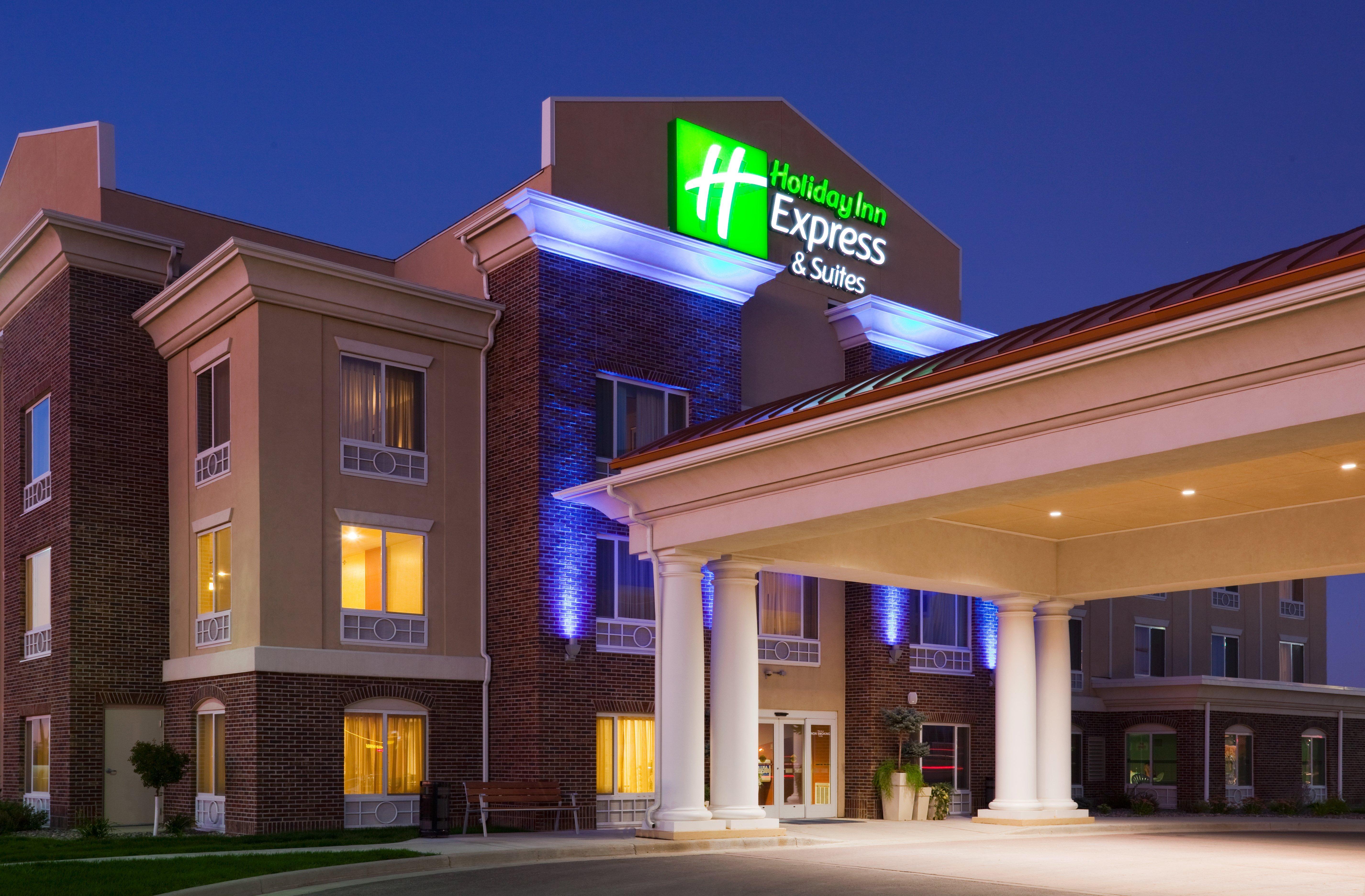 Holiday Inn Express Hotel & Suites Minot South By Ihg Exterior foto